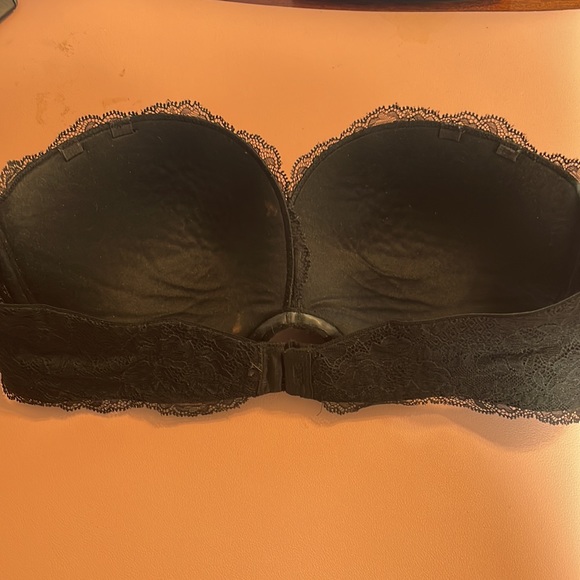 34D Strapless Bra - Picture 2 of 3